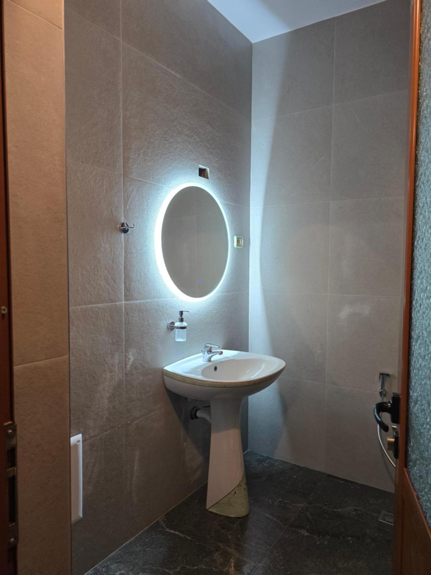Appartement Cortina House Berat à Kuçovë Extérieur photo